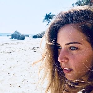 Meet your Posher, Dina